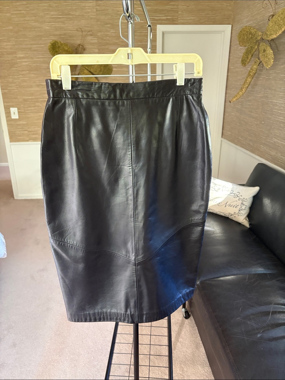 Women's Black Leather Pencil Skirt - Sleek Tailored Fit